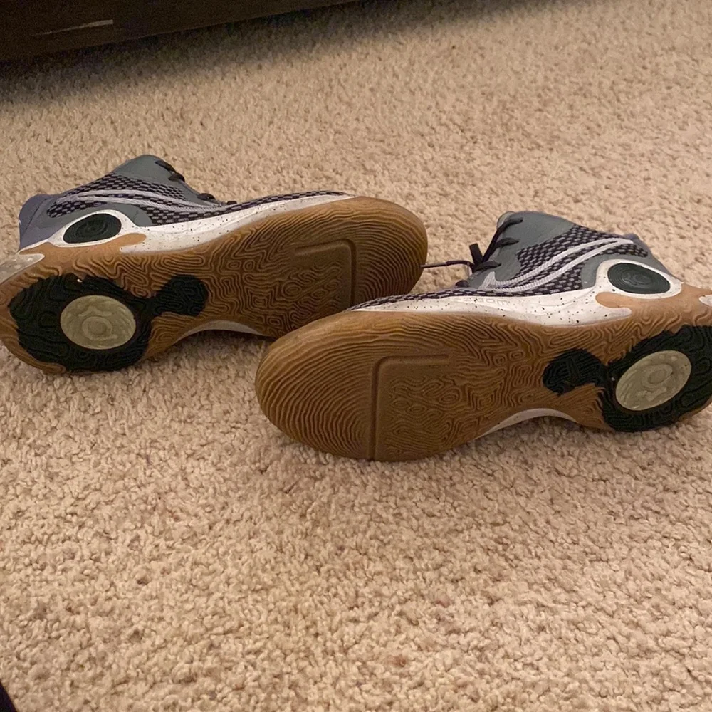 Nike 11.5 - Picture 5 of 15
